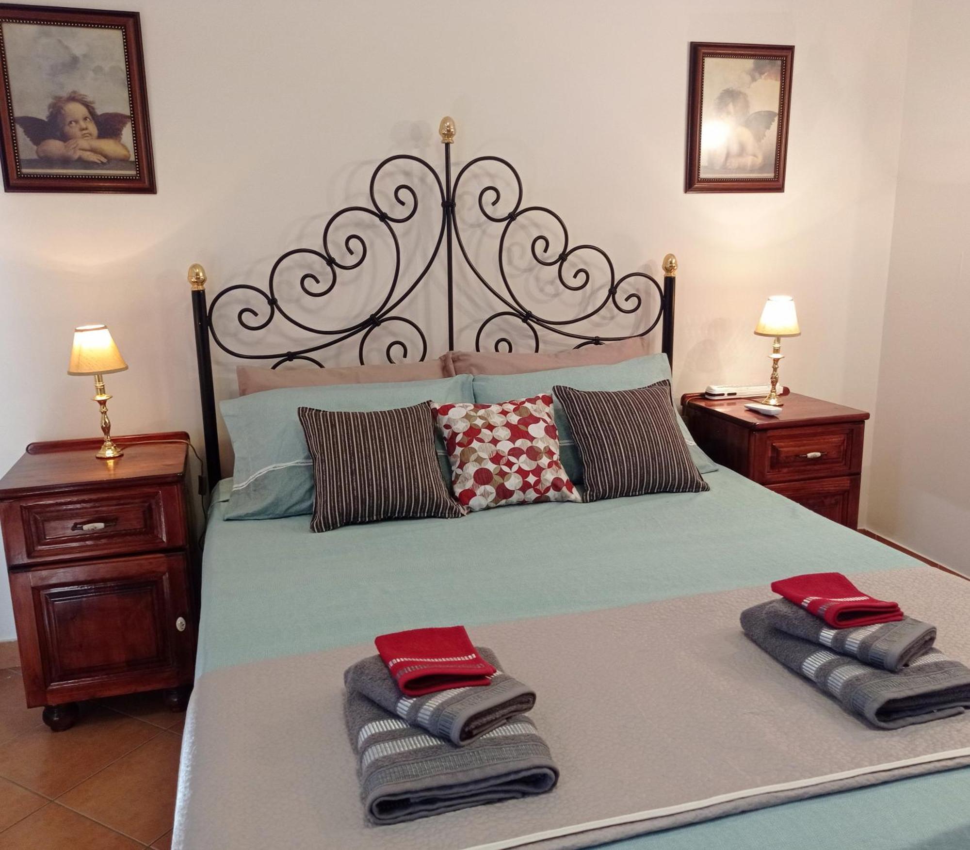 Joseph 2 Stylish Flat With Open Views, Just 4Km From The Airport Or Beach Siggiewi Eksteriør billede