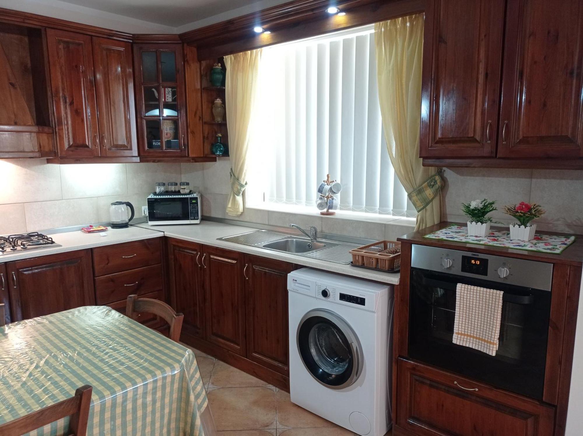 Joseph 2 Stylish Flat With Open Views, Just 4Km From The Airport Or Beach Siggiewi Eksteriør billede