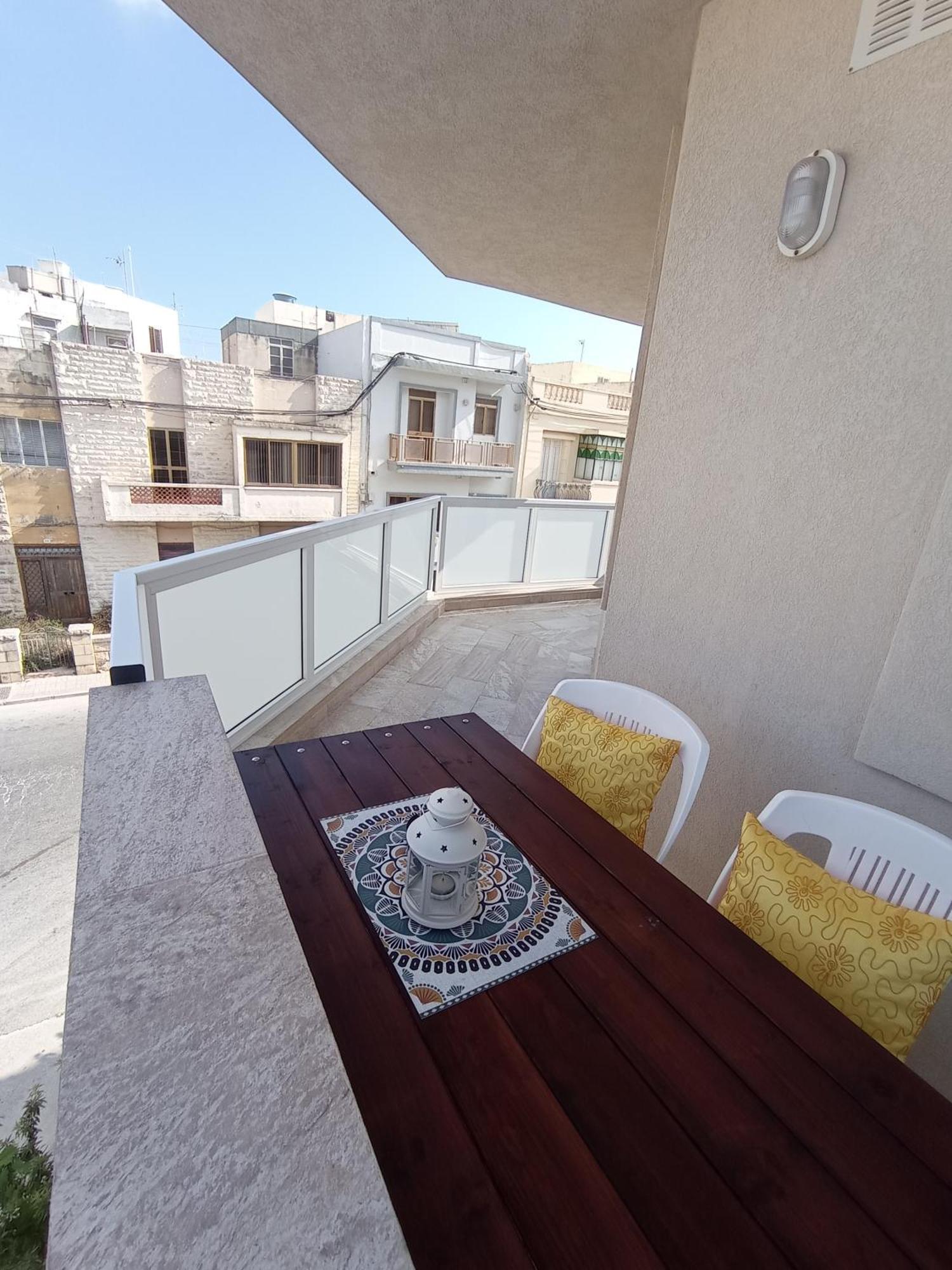 Joseph 2 Stylish Flat With Open Views, Just 4Km From The Airport Or Beach Siggiewi Eksteriør billede