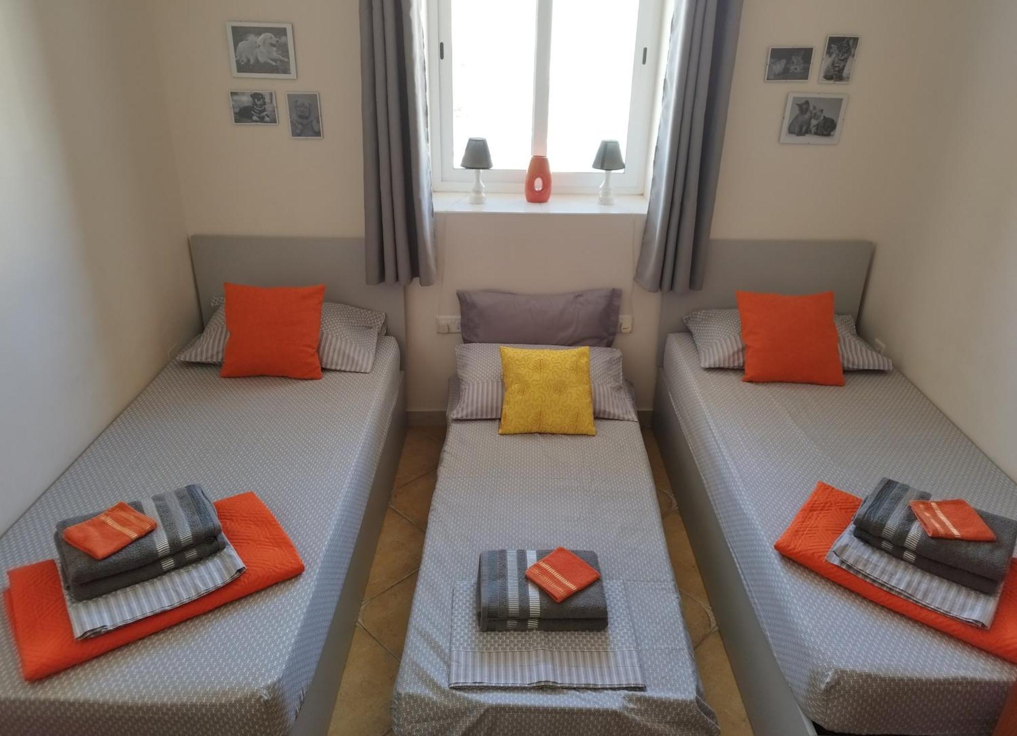 Joseph 2 Stylish Flat With Open Views, Just 4Km From The Airport Or Beach Siggiewi Eksteriør billede
